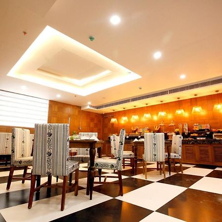 The Fern Residency Noida Otel Dış mekan fotoğraf