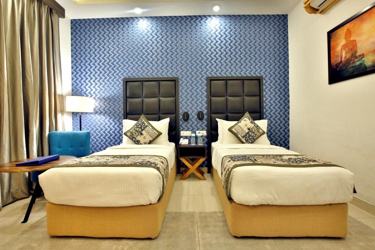 The Fern Residency Noida Otel Dış mekan fotoğraf