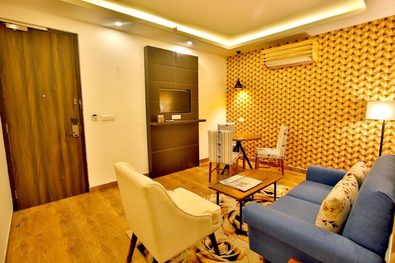 The Fern Residency Noida Otel Dış mekan fotoğraf