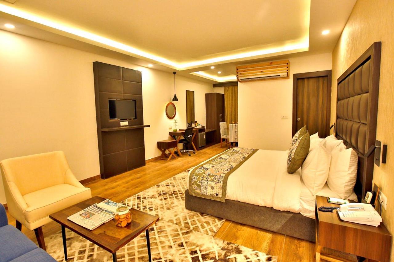 The Fern Residency Noida Otel Dış mekan fotoğraf